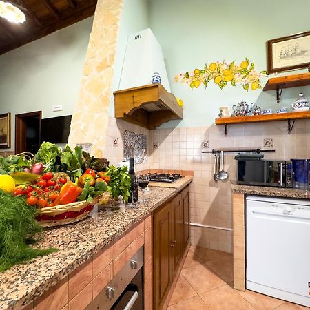 Villa Del Gelso Chalet Nel Parco Delletna Mascali Kültér fotó