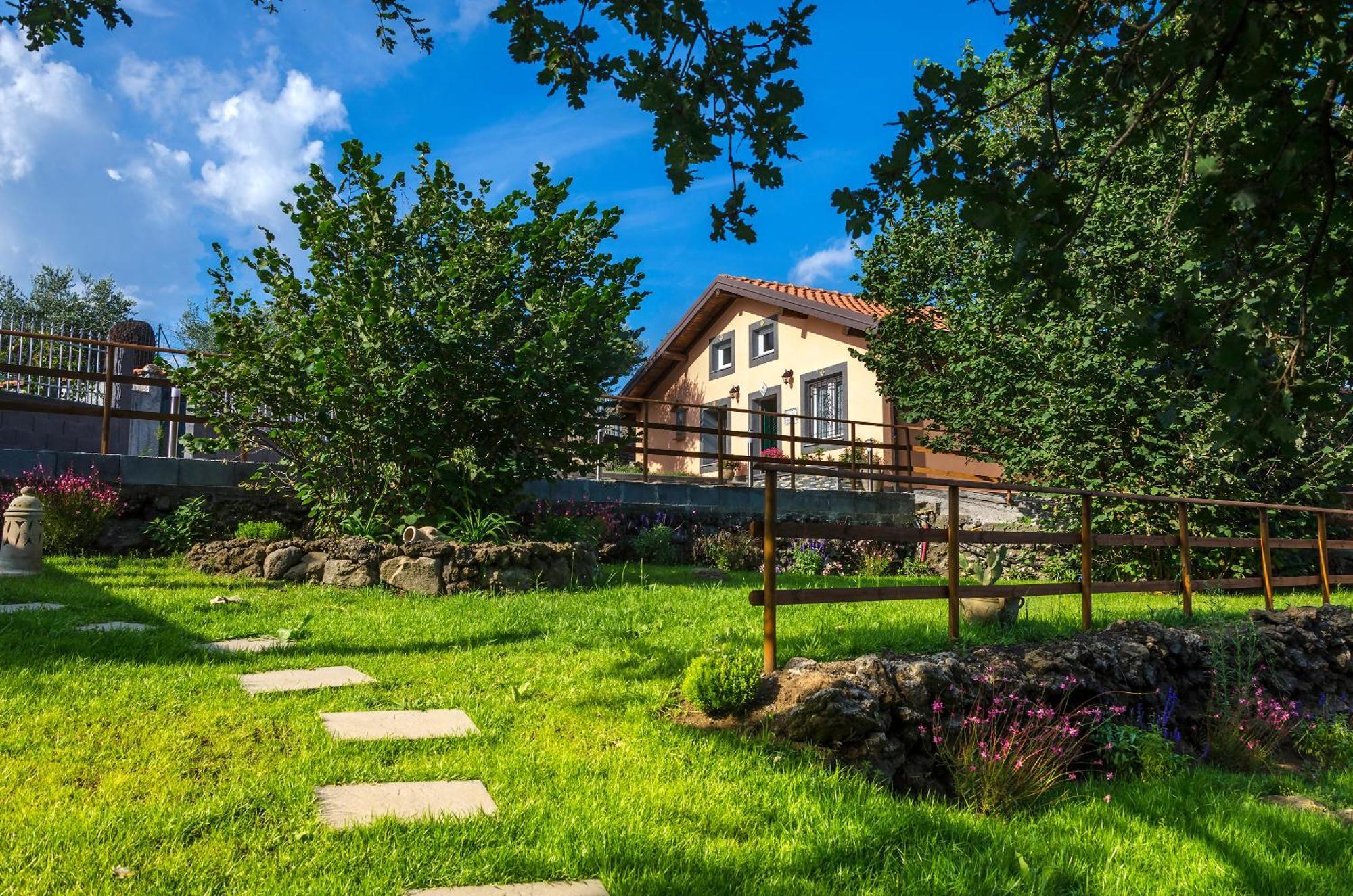 Villa Del Gelso Chalet Nel Parco Delletna Mascali Kültér fotó