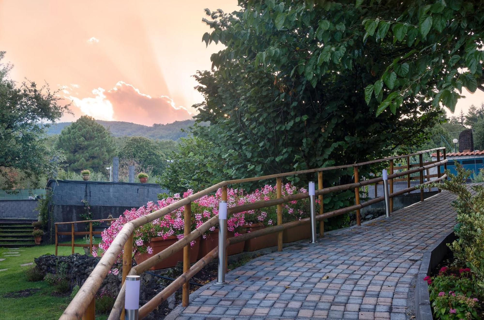Villa Del Gelso Chalet Nel Parco Delletna Mascali Kültér fotó